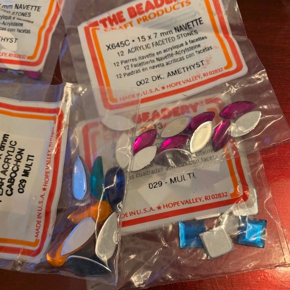 {3/$25} gems for crafting. NEW bling mystery box - Picture 9 of 9